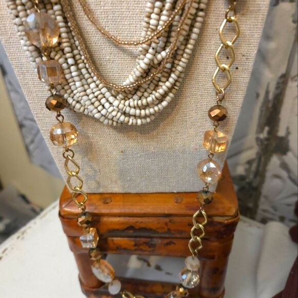 Elegant Multi-Layered Gold and Brown Necklace A Set of 3 Necklaces Vintage - Picture 14 of 16